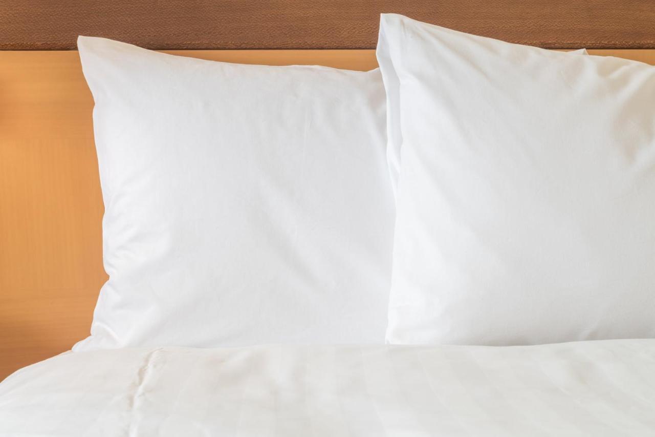 Express & Windsor East - Lakeshore By Ihg Hotel 2*