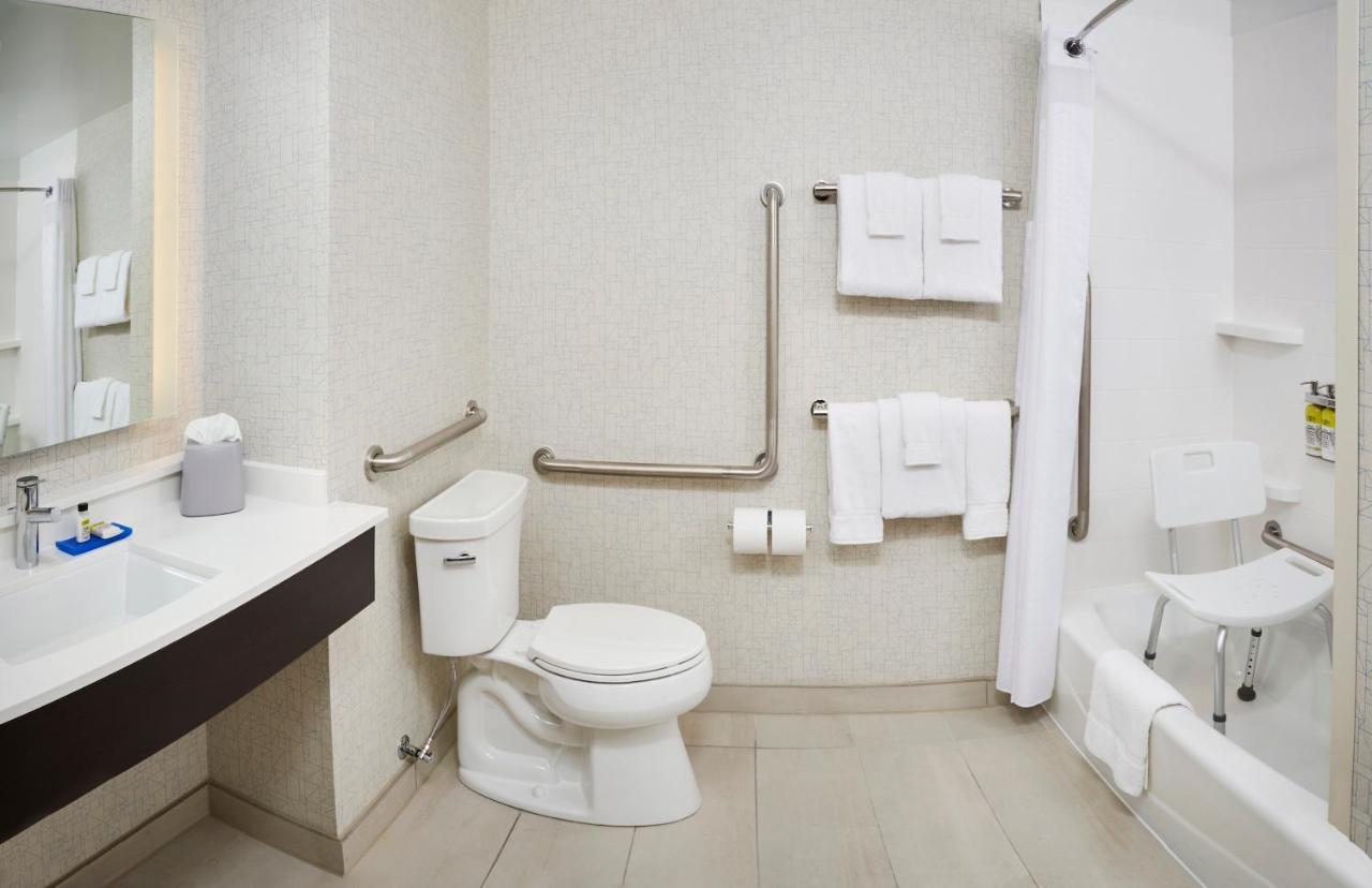 Express & Windsor East - Lakeshore By Ihg